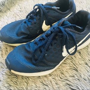 Nike Downshifter 7 boy’s navy sneakers size youth 6.5